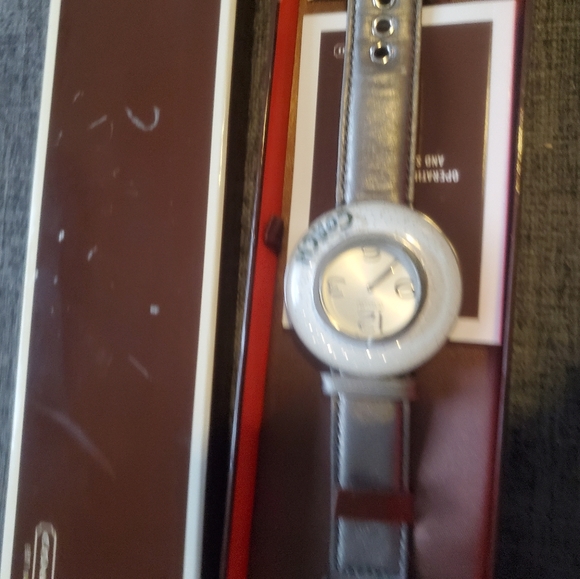 Coach Watch - Picture 2 of 3